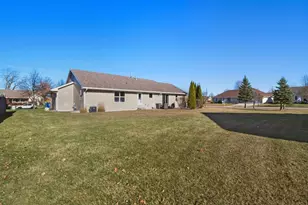 3090 Beth Dr, Green Bay, WI 54311 - Photo 40