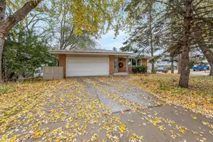 1126 S Park Ave, Neenah, WI 54956 - Photo 34