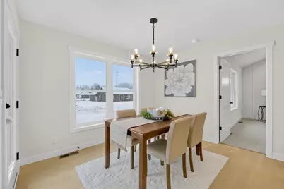 W5845 Roundstone Place, Menasha, WI 54952 - Photo 10