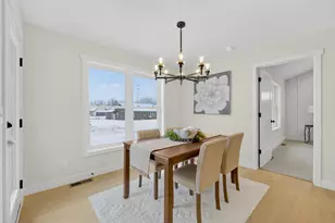 W5845 Roundstone Pl, Menasha, WI 54952 - Photo 10