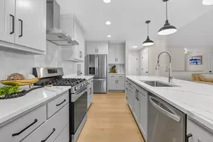 W5845 Roundstone Pl, Menasha, WI 54952 - Photo 12