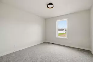 W5845 Roundstone Pl, Menasha, WI 54952 - Photo 24