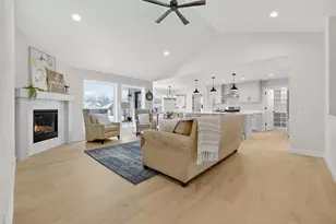 W5845 Roundstone Pl, Menasha, WI 54952 - Photo 4