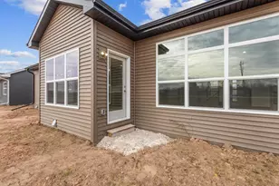 2998 Creekwood Dr, Green Bay, WI 54311 - Photo 52