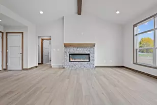 2998 Creekwood Dr, Green Bay, WI 54311 - Photo 12