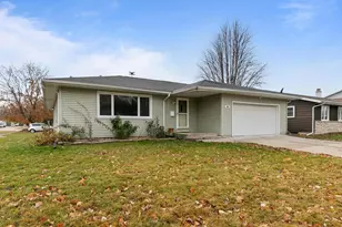 596 Sunset Ln, Fond du Lac, WI 54935 - Photo 2