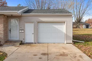 815 Sunset Ave, Algoma, WI 54201 - Photo 4