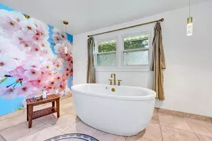 1014 Laverne Dr, Green Bay, WI 54311 - Photo 4