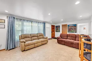 1014 Laverne Dr, Green Bay, WI 54311 - Photo 10