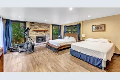 1014 Laverne Drive, Green Bay, WI 54311 - Photo 8