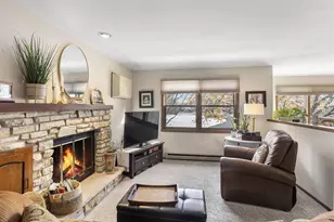 1160 Brittany Ct, Neenah, WI 54956 - Photo 2