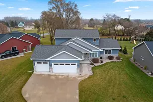 4294 N Crane Dr, Appleton, WI 54914 - Photo 2