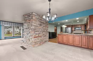 W7199 Firelane 2 Ln, Menasha, WI 54942 - Photo 8