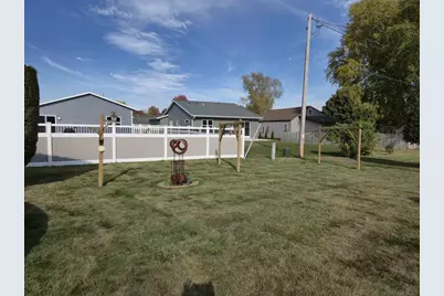 4524 Bleser Court, Manitowoc, WI 54220 - Photo 8