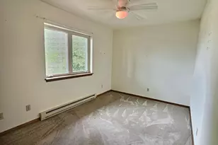336 Wintergreen Dr, Omro, WI 54963 - Photo 8