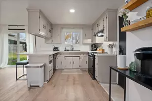 2607 Vicki Ln, Green Bay, WI 54311 - Photo 12