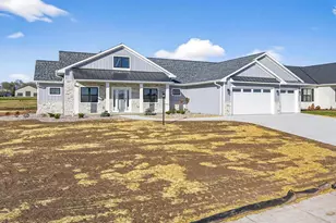 758 Royal Saint Pats Dr, Wrightstown, WI 54180 - Photo 4