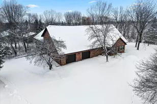 3629 Creekview Rd, Green Bay, WI 54115 - Photo 4