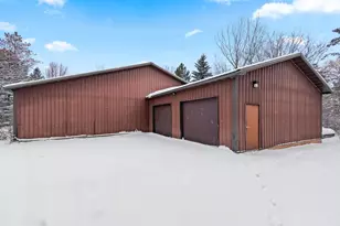 3629 Creekview Rd, Green Bay, WI 54115 - Photo 6