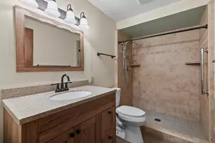 1076 Shadow Ln, Green Bay, WI 54304 - Photo 8