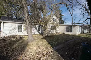 224 E Scott St, Omro, WI 54963 - Photo 4