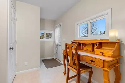 246 W 18th Avenue, Oshkosh, WI 54902 - Photo 16