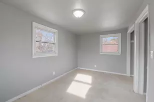 725 N Irwin Ave, Green Bay, WI 54302 - Photo 16