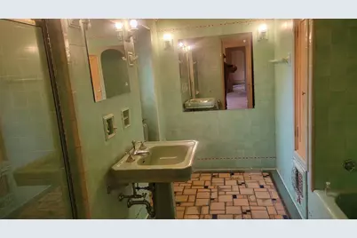 1101 S Monroe Avenue, Green Bay, WI 54301 - Photo 10