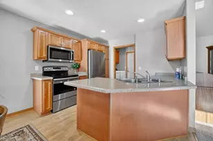 1402 Candlelight Ln #1, Fond du Lac, WI 54935 - Photo 2