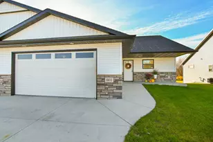 601 Hammen Ct, Kaukauna, WI 54130 - Photo 2