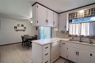 2651 Kenhill Dr, Green Bay, WI 54313 - Photo 10