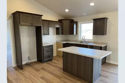 1515 Caroline Drive, New London, WI 54961 - Photo 4