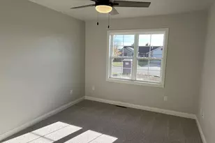 1515 Caroline Dr, New London, WI 54961 - Photo 16