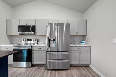 843 Red Hawk Drive, Pulaski, WI 54162 - Photo 16