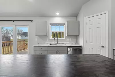 843 Red Hawk Drive, Pulaski, WI 54162 - Photo 14