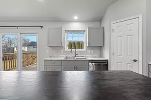 843 Redhawk Dr, Pulaski, WI 54162 - Photo 14