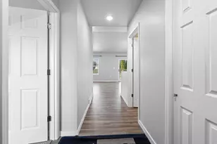 843 Redhawk Dr, Pulaski, WI 54162 - Photo 4