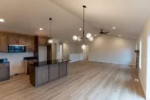 W5836 Edgewood Dr, Menasha, WI 54952 - Photo 28