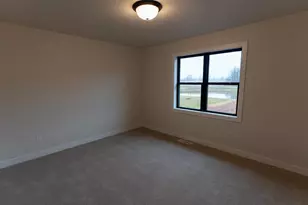 W5836 Edgewood Dr, Menasha, WI 54952 - Photo 16