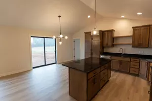 W5836 Edgewood Dr, Menasha, WI 54952 - Photo 4