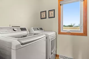 1690 Drum Corps Dr, Menasha, WI 54952 - Photo 22