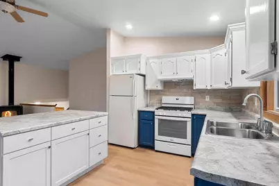 920 Hoffman Street, Gresham, WI 54128 - Photo 6