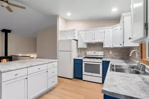 920 Hoffman St, Gresham, WI 54128 - Photo 6