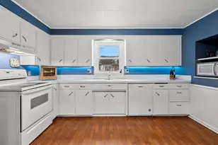 406 Oak St, Luxemburg, WI 54217 - Photo 8