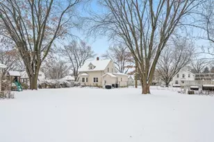 406 Oak St, Luxemburg, WI 54217 - Photo 2