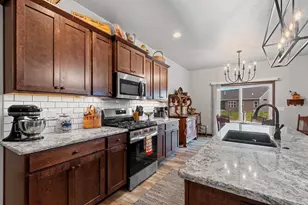 2153 Caroline Ct, Neenah, WI 54956 - Photo 16