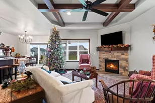 2153 Caroline Ct, Neenah, WI 54956 - Photo 12