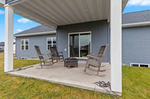 2153 Caroline Ct, Neenah, WI 54956 - Photo 6