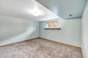 2805 Dewey Decker Dr, Green Bay, WI 54313 - Photo 22