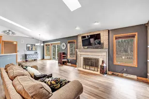 2805 Dewey Decker Dr, Green Bay, WI 54313 - Photo 4